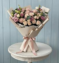 Букет цветов из:  Розы и Лизиантусы в Полтавском