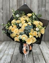 Букет цветов из:  Розы и Лизиантусы в Полтавском