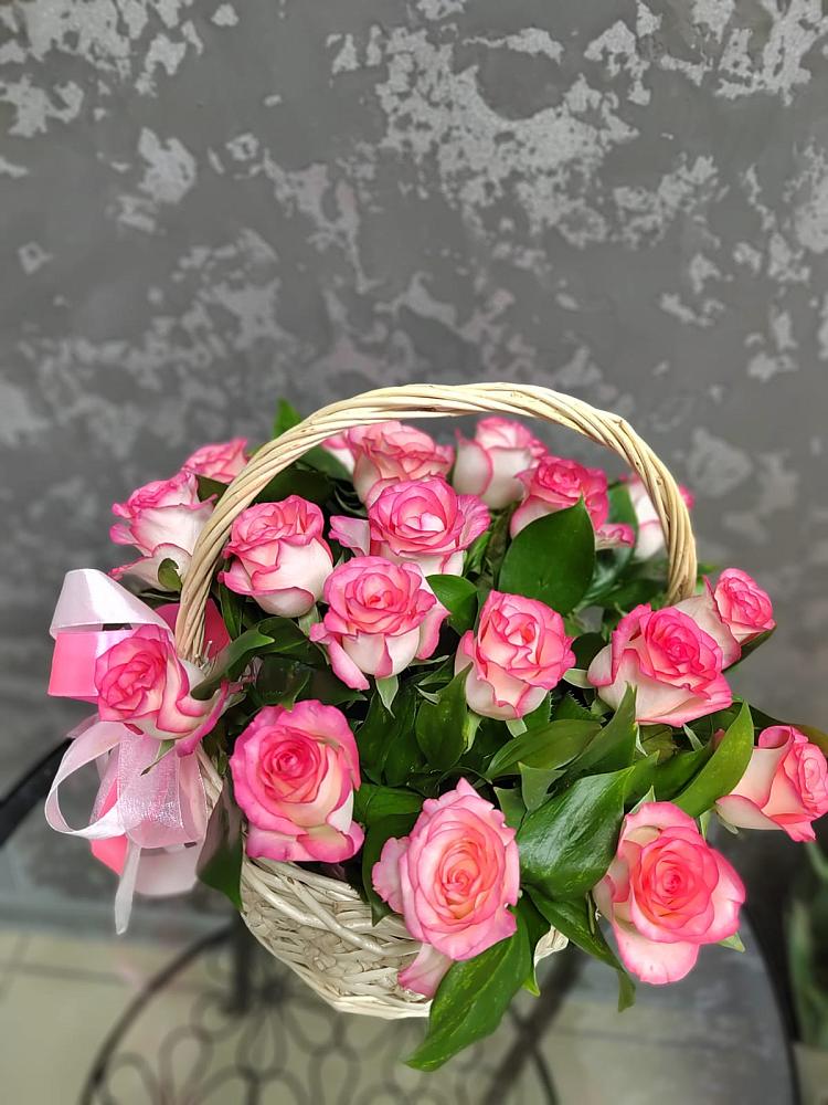 Цветочная композиция из Розы в корзине в Полтавском