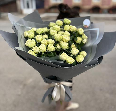 Букет Белые кустовые розы Солинеро в Полтавском