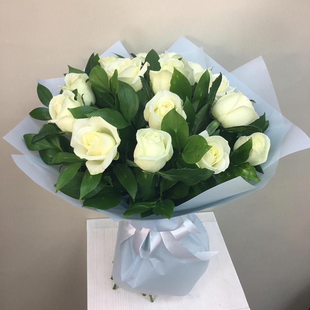 Букет 15 Белых роз Проуд в Полтавском