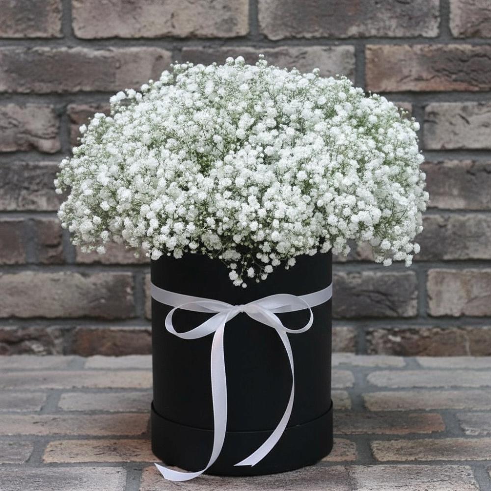 Цветочная композиция из Гипсофила в шляпной коробке в Полтавском