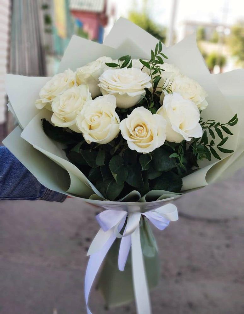 Букет Белые розы Проуд в Полтавском