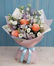 Букет цветов из:  Лизиантусы, Розы, Альстромерии и Гипсофила в Полтавском