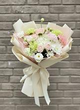 Букет цветов из:  Гвоздики, Розы, Лизиантусы и Хризантемы в Полтавском