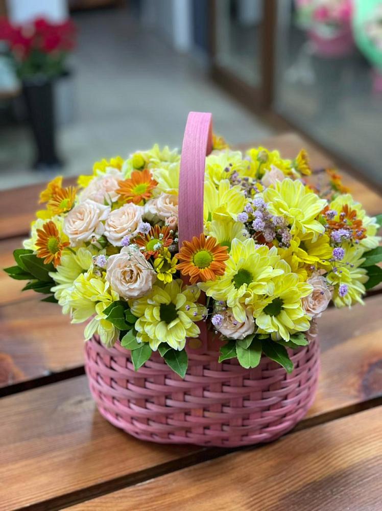 Цветочная композиция из Хризантемы и Розы в корзине в Полтавском