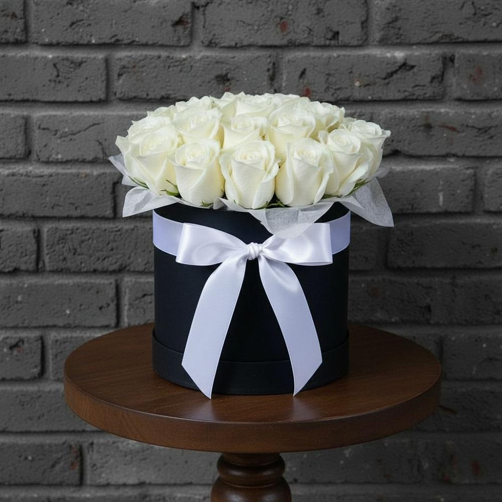 Цветочная композиция из Розы в шляпной коробке в Полтавском