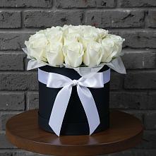 Цветочная композиция из Розы в шляпной коробке в Полтавском